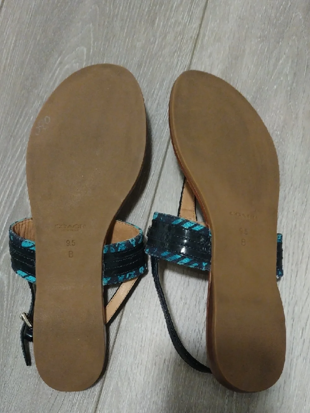 Coach Women’s Teal & Black Sandals - Picture 14 of 17